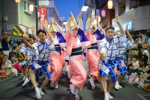 ひょっとこ連の組踊り