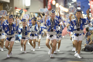 ひょっとこ連の組踊り